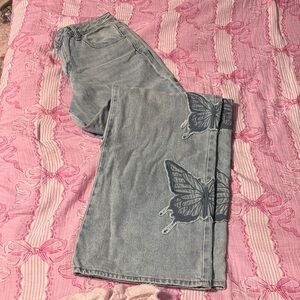 Stylish Light Wash Butterfly Jeans- Casey low rise baggy